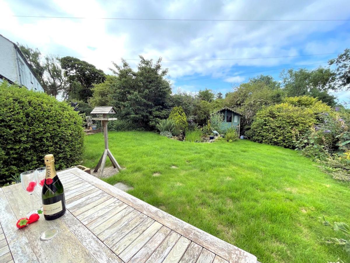 Pass The Keys Traditional Scottish Cottage In Beautiful Location Rockcliffe  Exterior photo