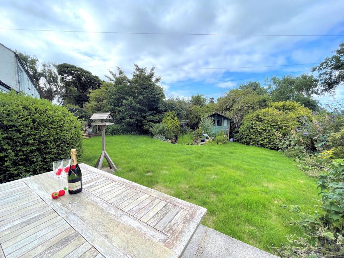 Pass The Keys Traditional Scottish Cottage In Beautiful Location Rockcliffe  Exterior photo